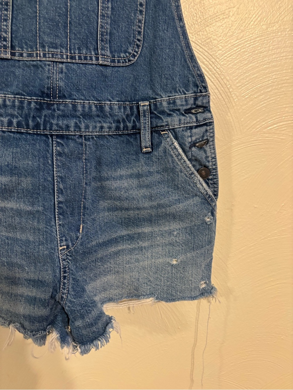 Abercrombie & Fitch M Distressed Denim Short Overalls - Picture 6 of 7